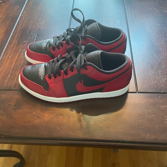 Nike Air Jordan 1 Low - Picture 4 of 4